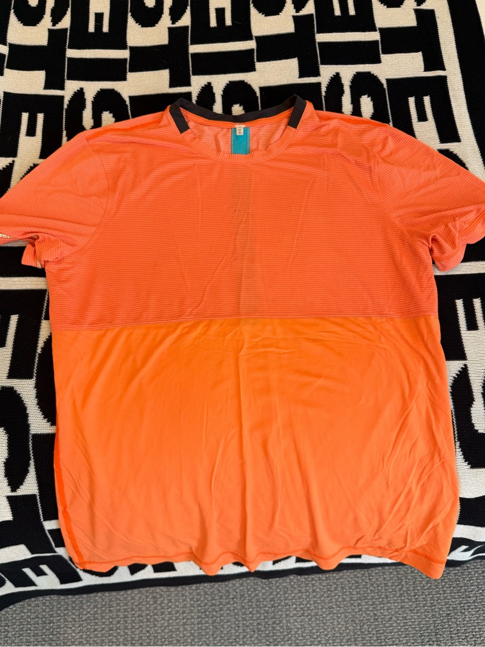 Men’s lululemon running shirt